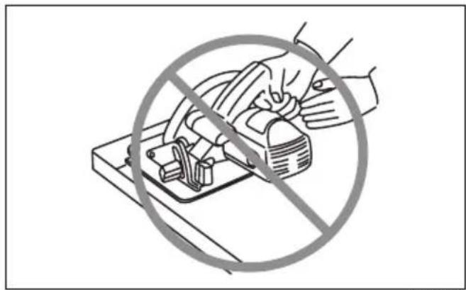 MAKITA HS6100 - Cause dei contraccolpi e relativi avvertimenti - 3