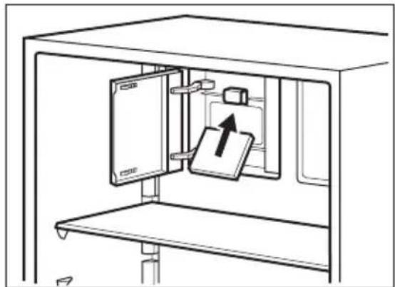 ELECTROLUX ERF4161AOX - Instalação do filtró Taste Guard - 2