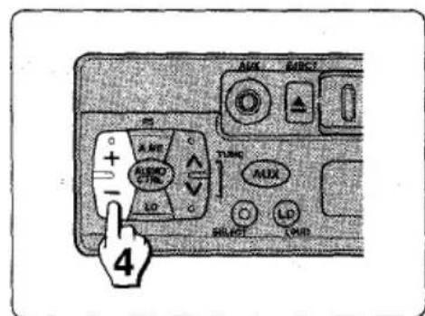 AIWA CTX417 - Presser (moins de 0,5 seconde) la touche TUNE∧ ou TUNE∨ de manière répétée pour accorder la station souhaitée. - 1
