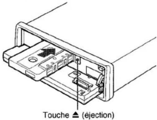 AIWA CTFX729M - Presser OPEN pour ouvrir le panneau avant et insérer une cassette. - 1