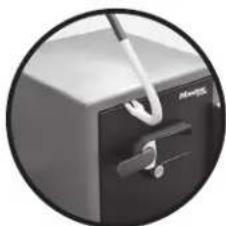 Master Lock LFW205TWC - A HANGOS RIASZTÓ HANGJELZÉS A KÖVETKEZŐ ESETEKBEN SZÓLAL MEG: - 2