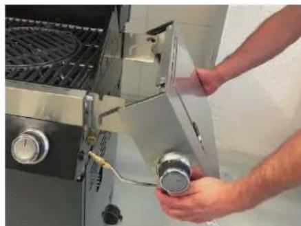 Rösle BBQ Station Videro G3 - Sluit bij Niet-gebruik de snelkoppeling (aan beiden zichden) algtd af met de beschermafdekkingen! - 12