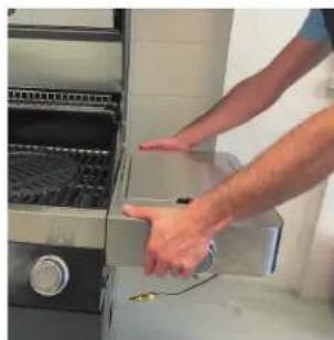 Rösle BBQ Station Videro G3 - Zijtafel maar boven klappen / gastoevoer koppelen - 4