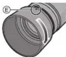 PANASONIC Lumix G 45175mm f45.6 powerzoom - Installazione del paraluce (Accessorio in dotazione) - 1