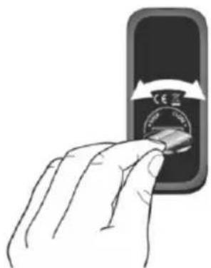 SONORO Stream SO410 - Inserimento della batteria nel telecomando - 1