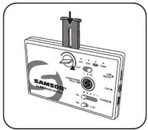 SAMSOM On MHz/MeX Audio CH1 CH2 游動 FMR OUT 3 Ω RADIO POWER MOZZ NBC CH400 OUT VCC CHASOM W3 3 GHz