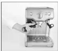 Solis Barista Perfect 118 - INSERTING THE PORTAFILTER - 1