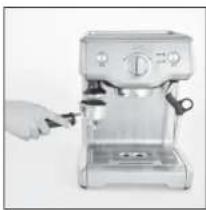 Solis Barista Perfect 118 - KAFFEEPULVER MIT DEM TAMPER FESTDRÜCKEN - 1