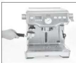 Solis Baritsta Triple Heat 1011 - KAFFEEPULVER MIT DEM TAMPER FESTDRUCKEN - 1