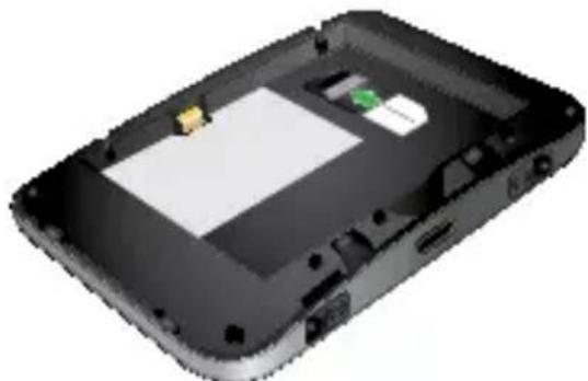 NETGEAR AirCard 810S - So setzen Sie die Mikro-SIM-Karte ein: - 2