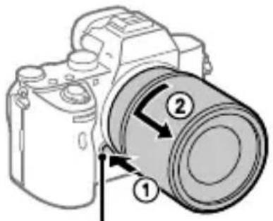 SONY Alpha A7R III - To remove the lens - 1