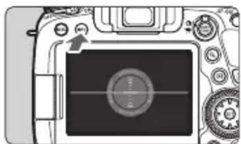 CANON EF 24105mm f4L IS II USM - Displaying the Electronic Level on the LCD Monitor - 1