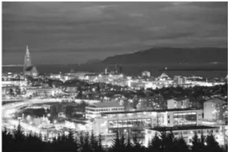 CANON EF 24105mm f4L IS II USM - SCN: Shooting Night Scenes (Handheld) - 2