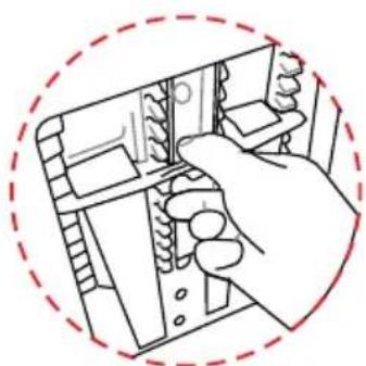 Baninni Twirl 360 Isofix - Afbeelding 2: Draai de harnas los. - 4