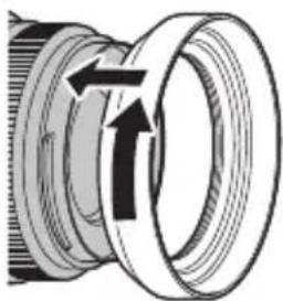 FUJIFILM XF 35mm f2.0 R WR - Montera motljusskyddet - 1