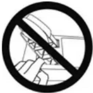 THRUSTMASTER TMX Force Feedback - Warning - Pedal set pinch hazard when playing - 1