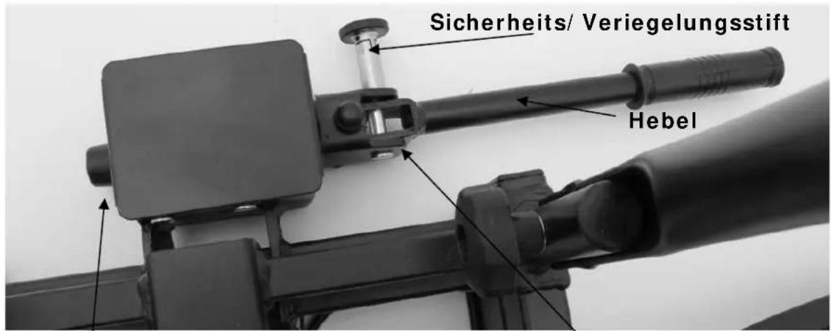 Pro-User Amber IV - MONTAGE DES FAHRRADTRAGERS AUF DER ANHÄNGERKUPPLUNG - 1