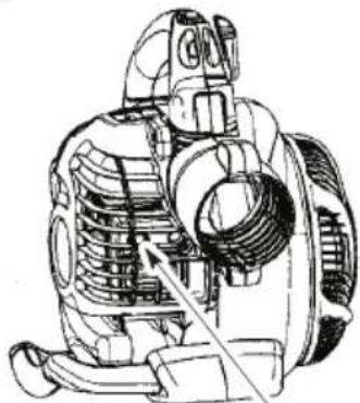 MCCULLOCH MAC GBV 345 - VERIFIQUE LOS TORNILLOS DE LA MONTURA DEL SILENCIADOR - 1