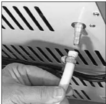 DOMETIC CombiCool RC 1600 EGP - Aansluiting van een gasfles met een vast ingebouwde gasklep (Zie afbeelding 9) - 1