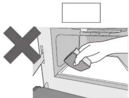PANASONIC NESCV2 - Mit feuchtem Tuch abwischen - 2