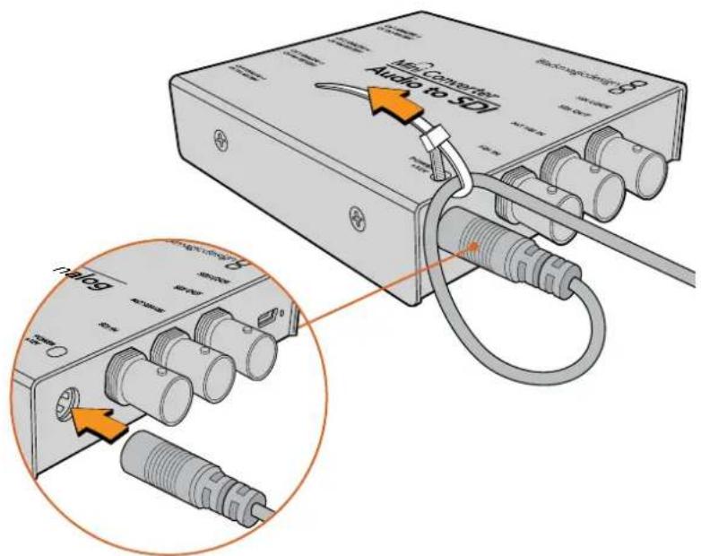Blackmagic Design Micro Converter HDMI to SDI - 전원 연결하기 - 1