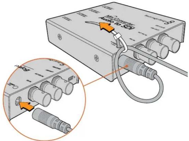 Blackmagic Design Micro Converter HDMI to SDI - Brancher l'alimentation - 1