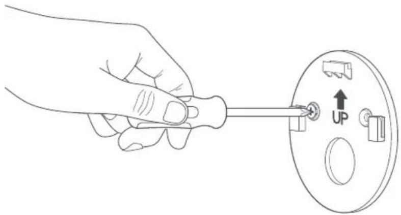 RING Stick Up Cam PlugIn - Enlevez le support de montage. - 2