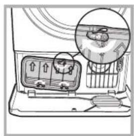 INDESIT IDCA 835 B (EU) - Condensor - Het is noodzakelijk het stof uit de condensor te halen doe dit elke week. - 4