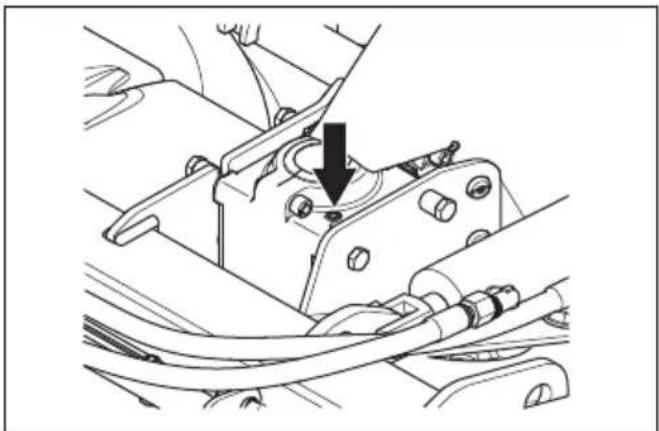 HUSQVARNA P 525D - So prüfen Sie den Ölstand im Winkelgetriebe des Mähdecks - 1