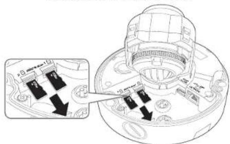 Wisenet XND8080R - Retrait d'une carte memoire Micro SD - 2