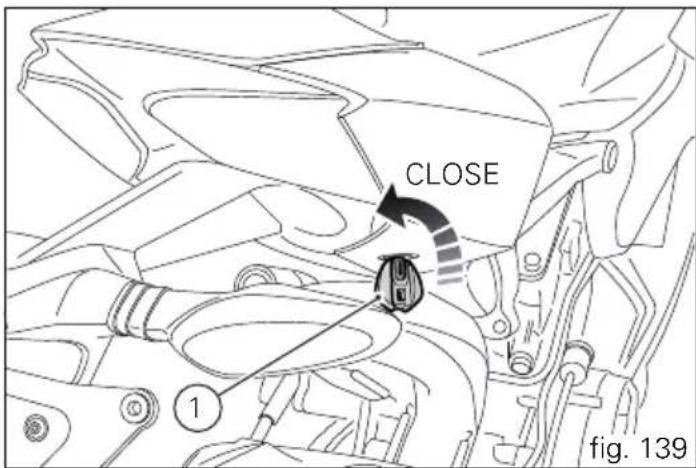 DUCATI 1199 Panigale S (2012) - Attention - 2