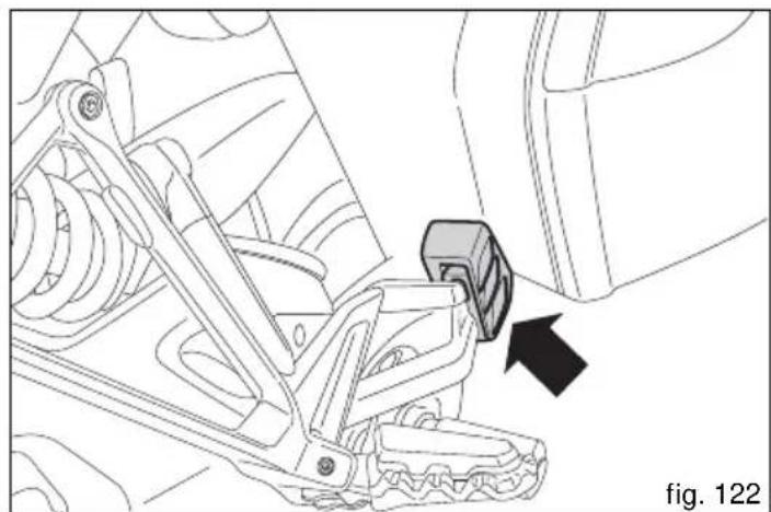 DUCATI Multistrada 1200 S Touring (2011) - Montage des valises laterales Ducati - 3