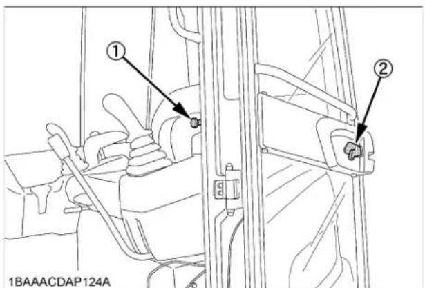 KUBOTA KX0184 - ■ Ouverture et Fermetre de la Porte de la Cabine - 2