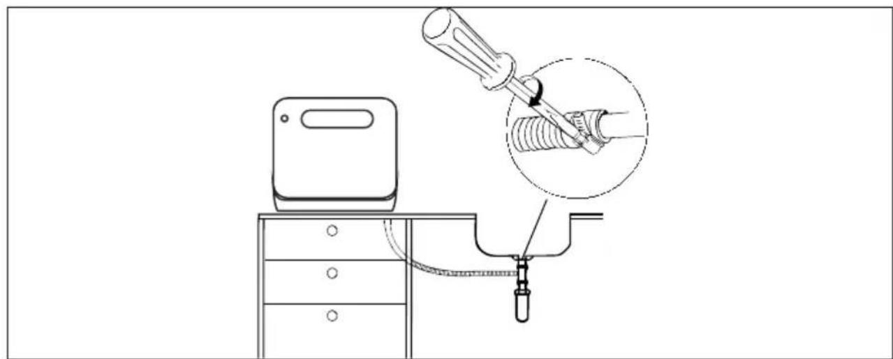 SILVERCREST SGW 860 A1 - Connecting the hose with the siphon on the sink - 2