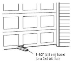 CHAMBERLAIN 050DCRJWFMC - To Open the Door Manually - 1