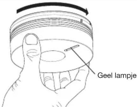 HAGER TG550A - Draai de melder met de klok mee tot hij helemaal vastzit. Na maximaal - 1