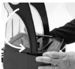 Vitamix Touch & Go Advance - Para retirar la cubierta antiruido de cierre por torsión: - 3