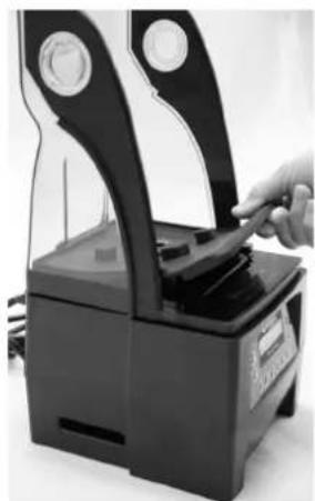 Vitamix Touch & Go Advance - Pour enlever le caisson d'insonorisation verrouillable: - 1