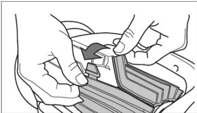POLARIS PCX 868 - Replacing Brushes - 3