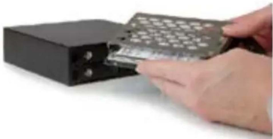 StarTech.com SATSASBP425 - HDDのインズトーリ手順 - 3