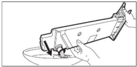 AEG TP7060TW - Svuotamento del contentatore dell'acqua - 3