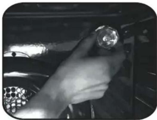 ZEROWATT ZFFS140XE - CHANGING THE BULB - 1