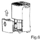 MIDEA DG30DEN7 - Removing the collected water - 2