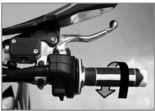 Sherco 450 SEF (2025) - ■ Checking the throttle cable play - 1