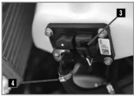 Sherco 450 SEF (2025) - REMOVING THE FUEL TANK - 2