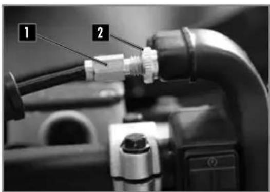 Sherco 450 SEF (2025) - ■ Adjusting the play in the throttle cable - 1