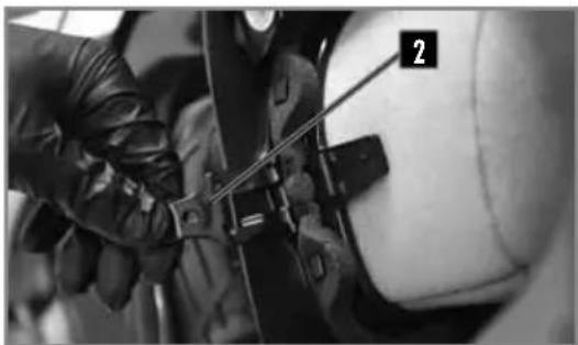 Sherco 450 SEF (2025) - ABBAUEN DES LUFTFILTERS - 2