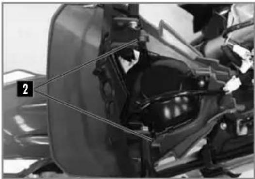 Sherco 450 SEF (2025) - REMONTAGE DE LA PLAUE PHARE - 3