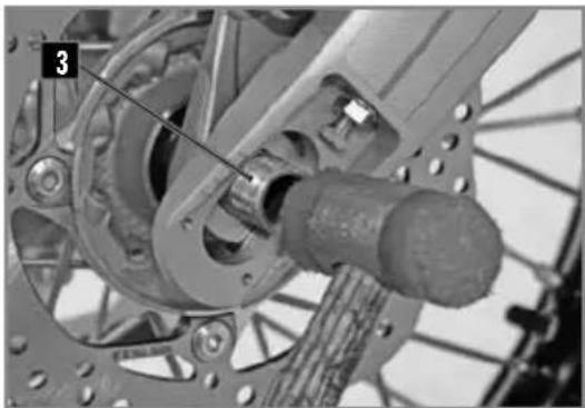 Sherco 450 SEF (2025) - REMOVING THE REAR WHEEL - 2