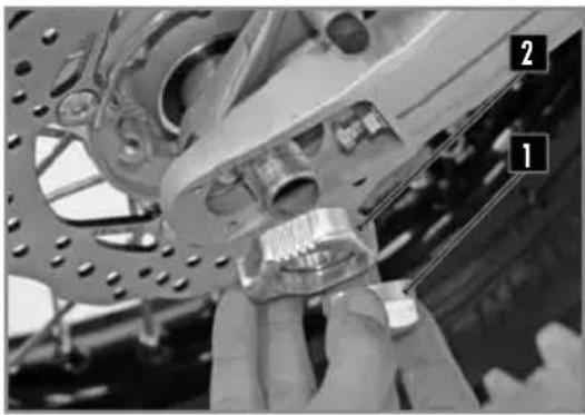 Sherco 450 SEF (2025) - REMOVING THE REAR WHEEL - 1